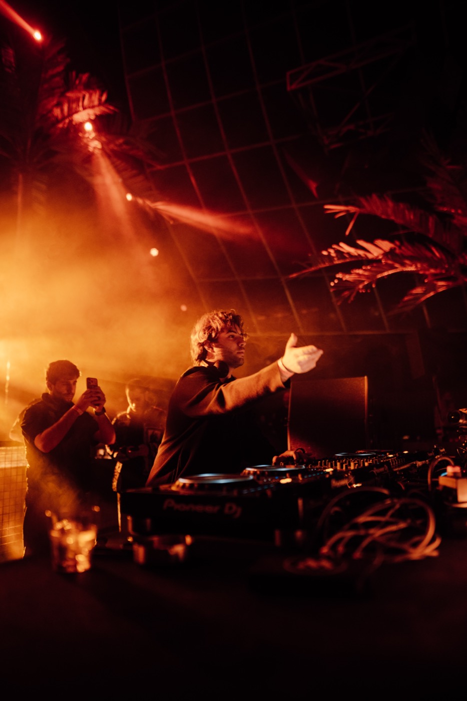 A DEEN mid-set, frame 2